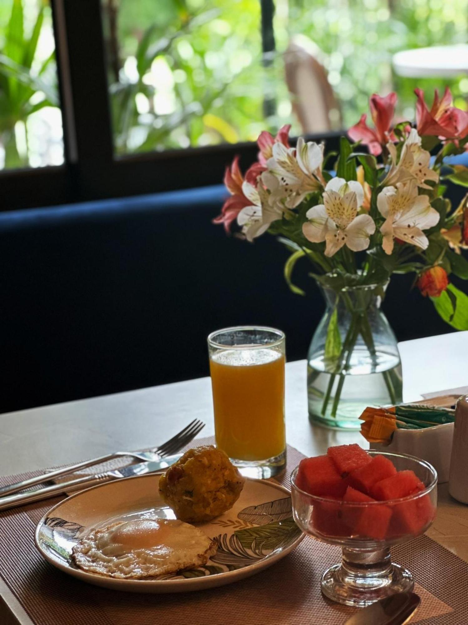 Manakin Hostal & Resto Manta Zewnętrze zdjęcie